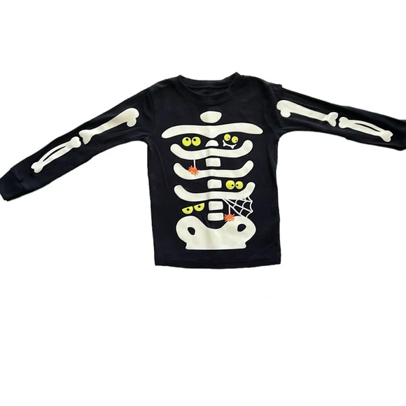 Carters glow in the dark skeleton Halloween pajama shirt - Picture 2 of 8
